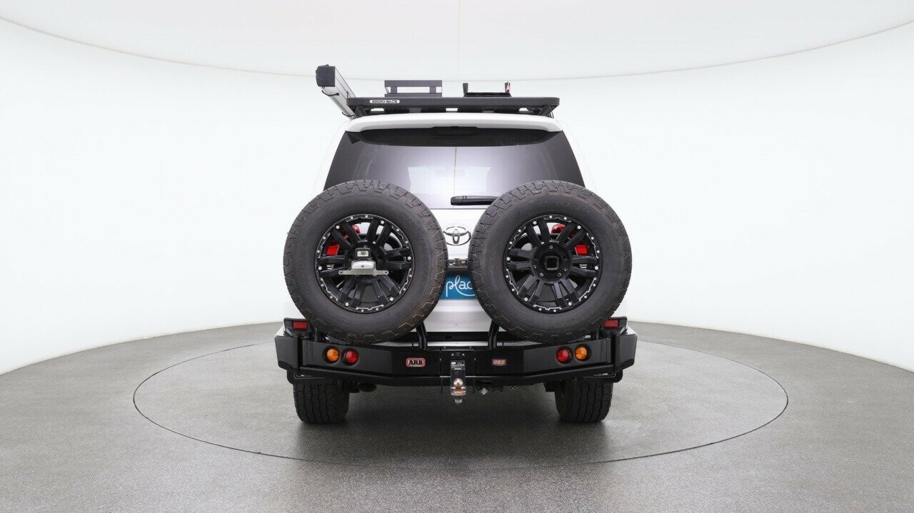 Toyota Landcruiser image 2
