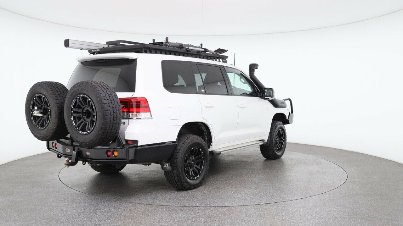 Toyota Landcruiser image 4