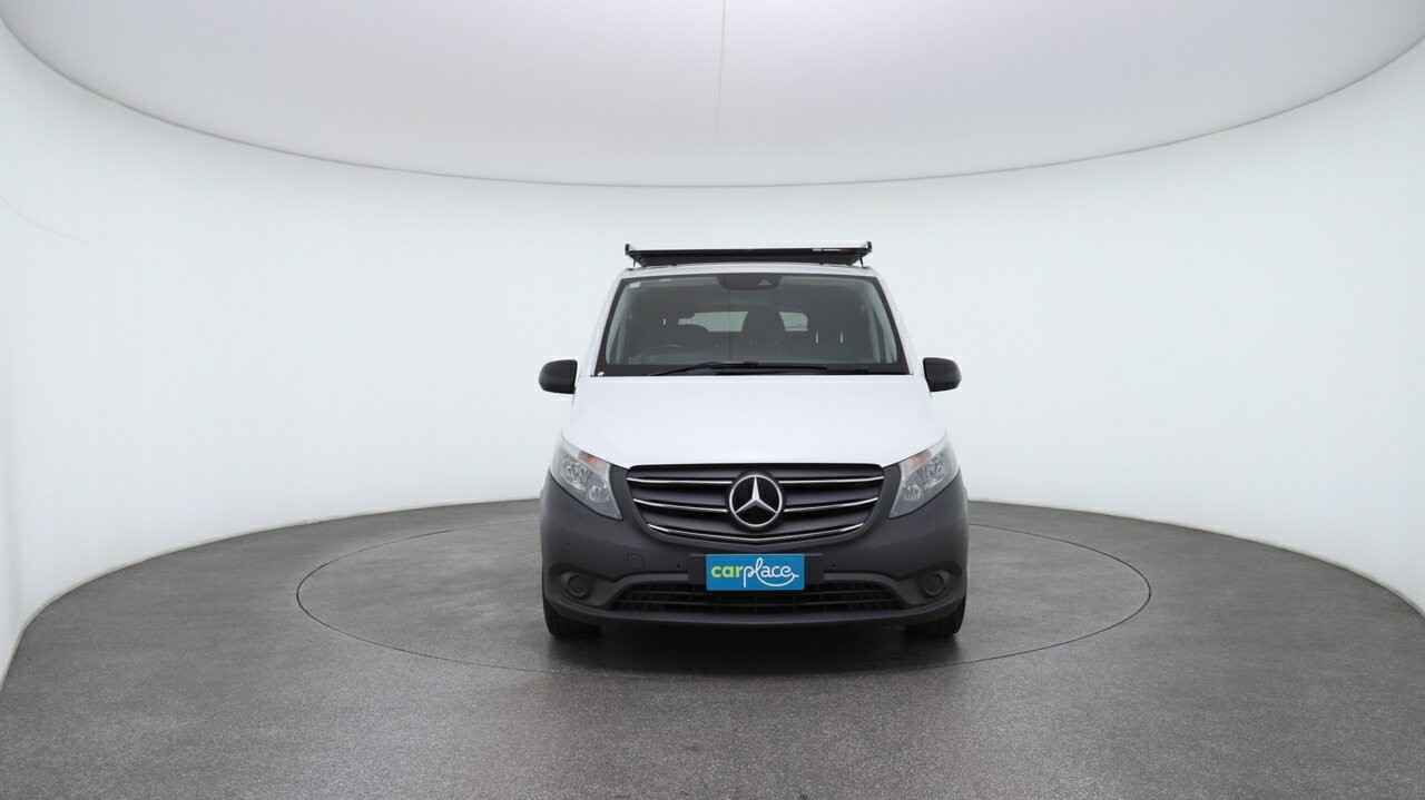 Mercedes Benz Vito image 2