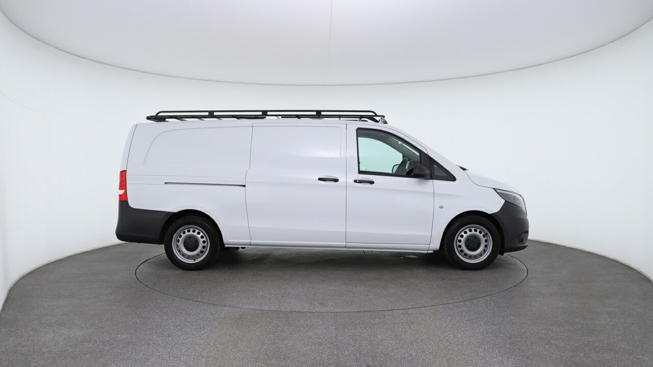 Mercedes Benz Vito image 3