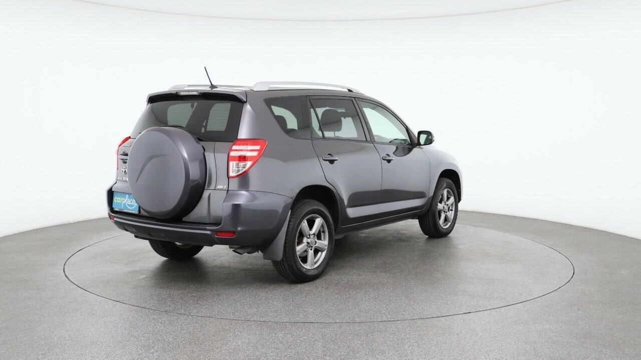 Toyota Rav4 image 4
