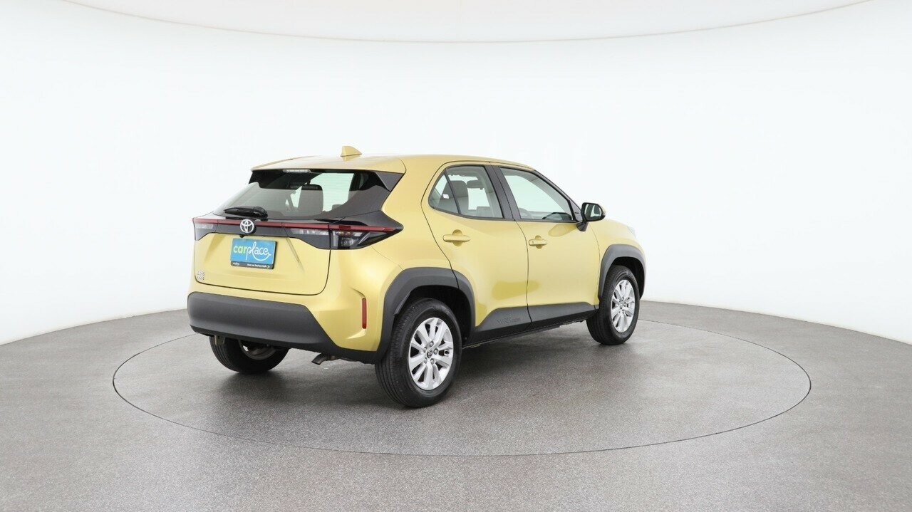 Toyota Yaris Cross image 4