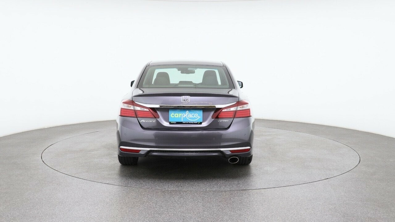 Honda Accord image 2