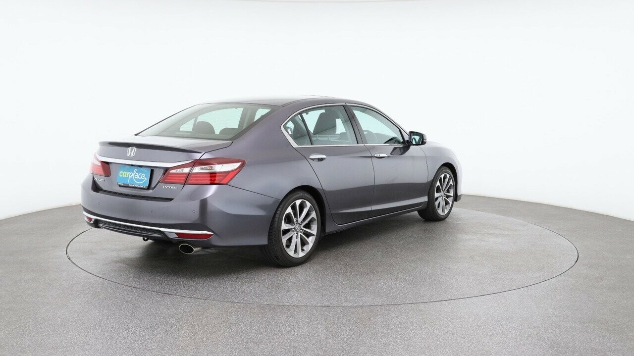 Honda Accord image 4