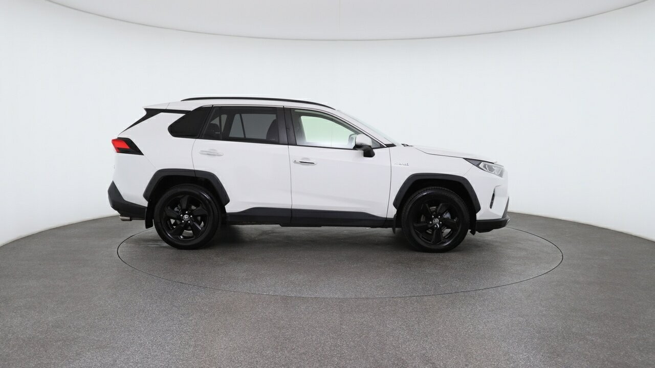 Toyota Rav4 image 3