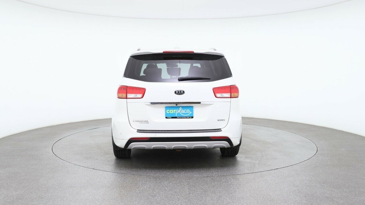 Kia Carnival image 2
