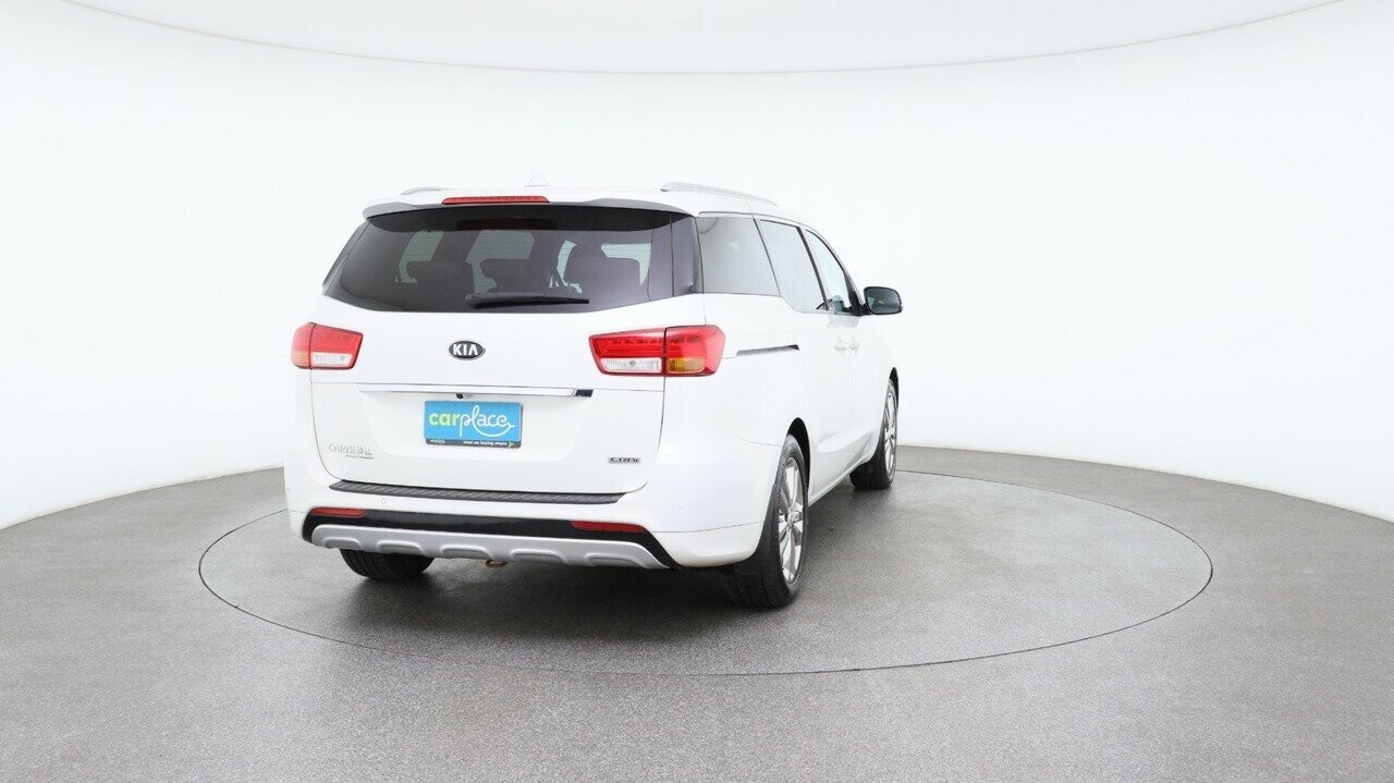 Kia Carnival image 3