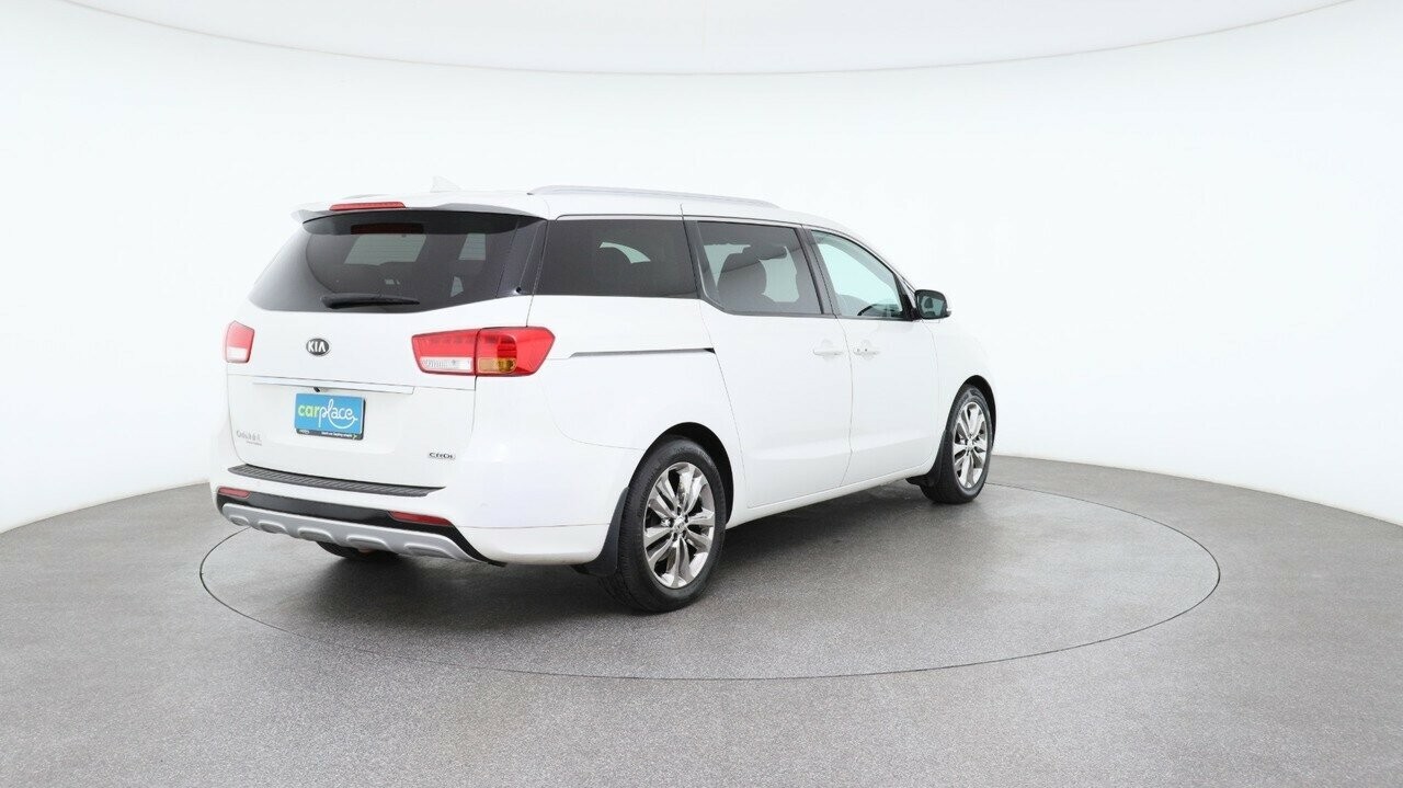 Kia Carnival image 4