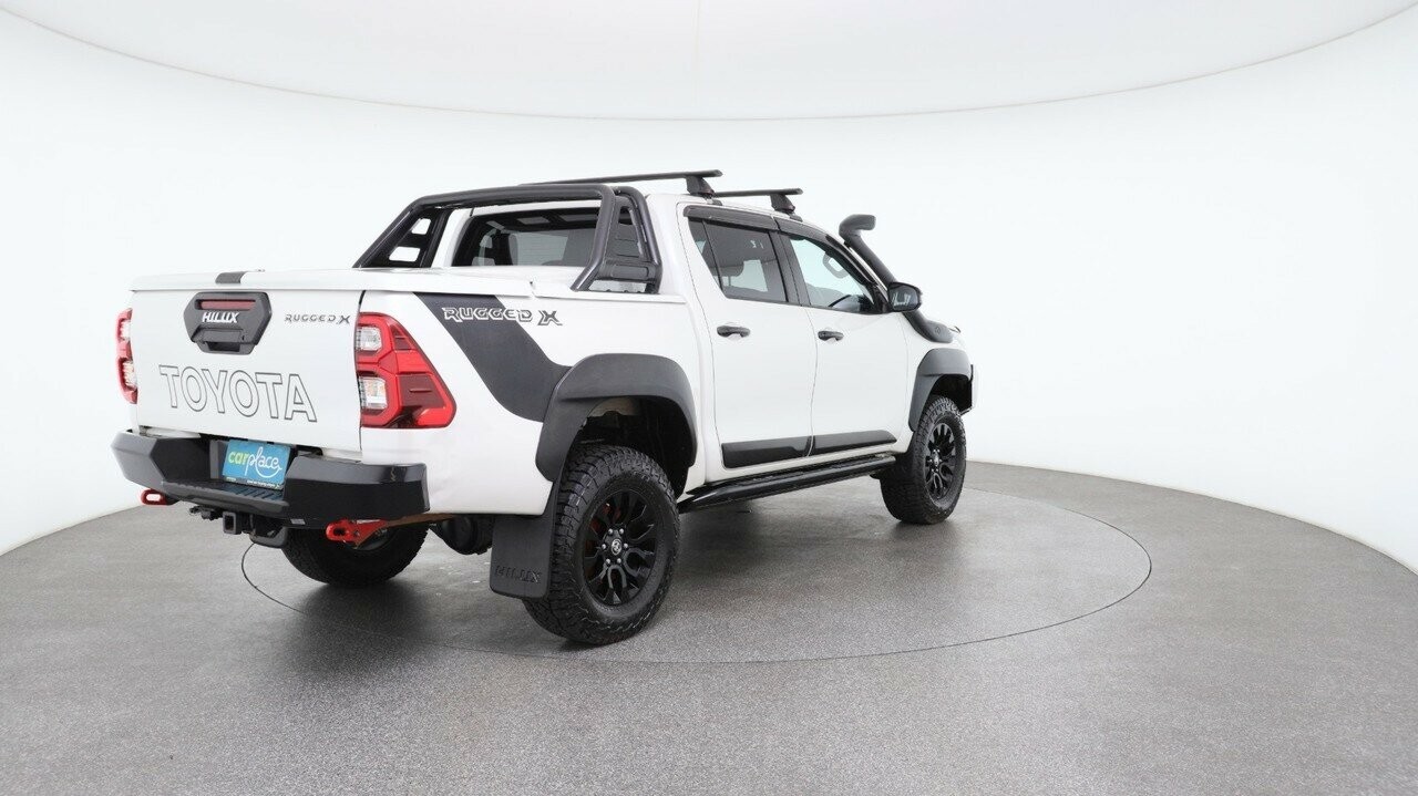 Toyota Hilux image 3
