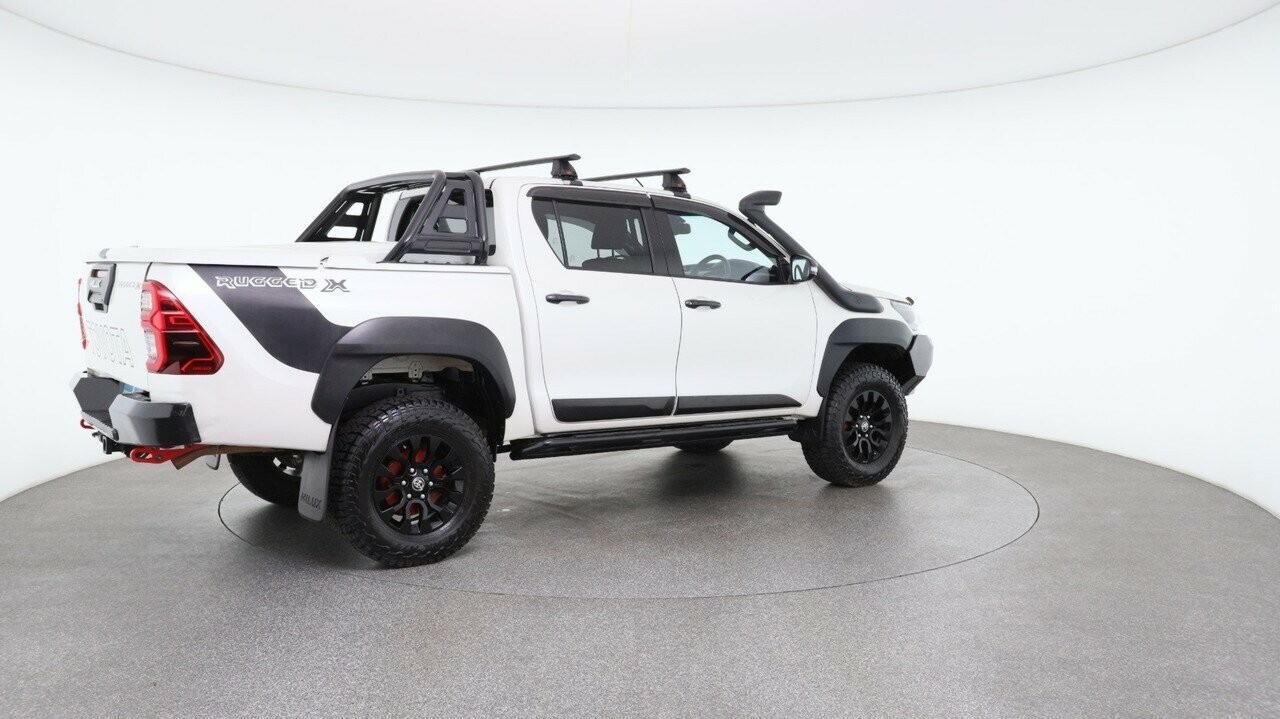Toyota Hilux image 4