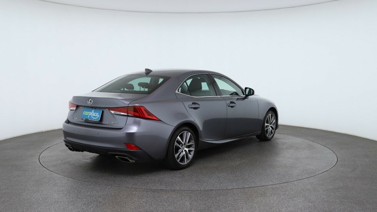 Lexus Is image 4