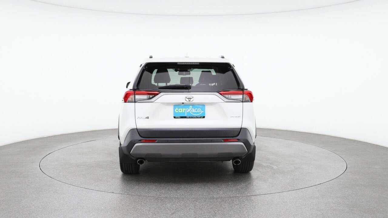 Toyota Rav4 image 2