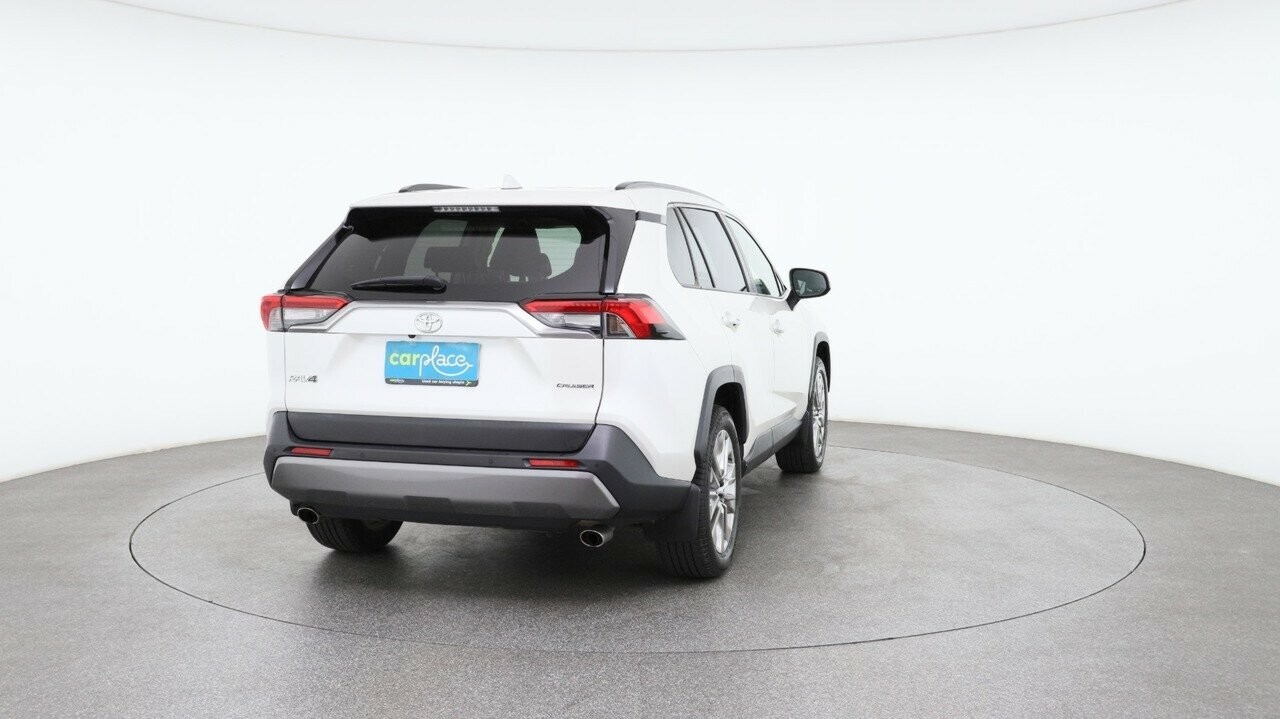 Toyota Rav4 image 3