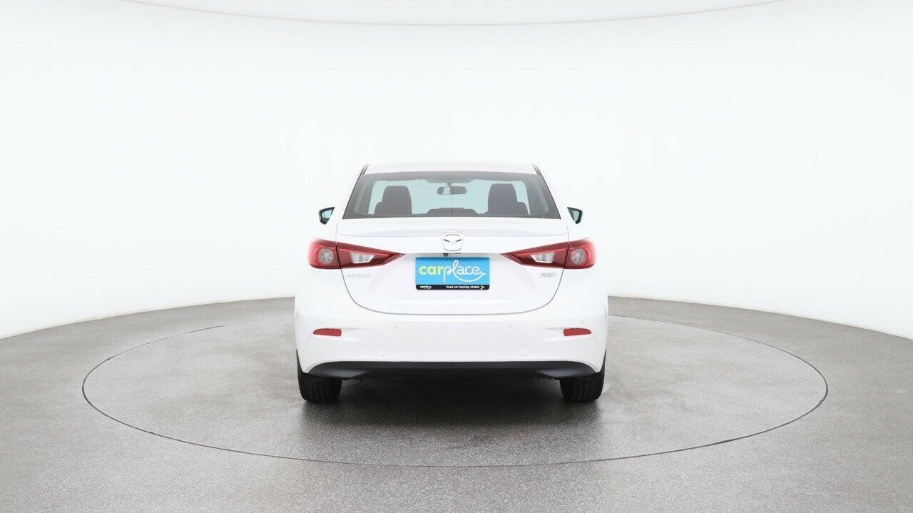 Mazda 3 image 2