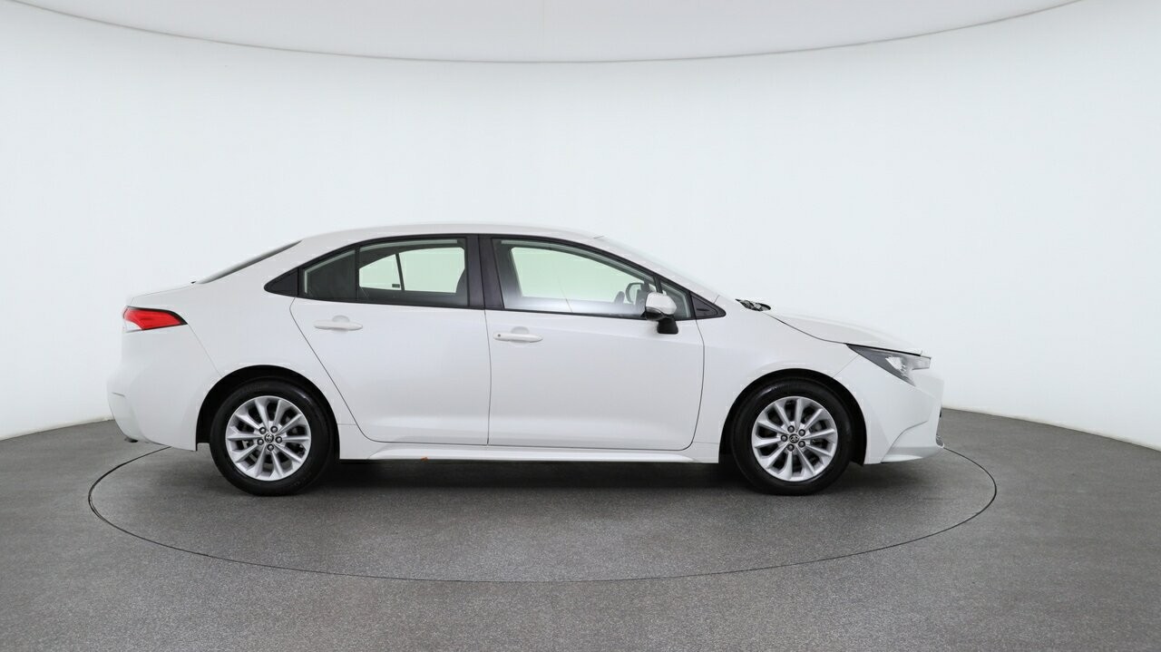 Toyota Corolla image 3