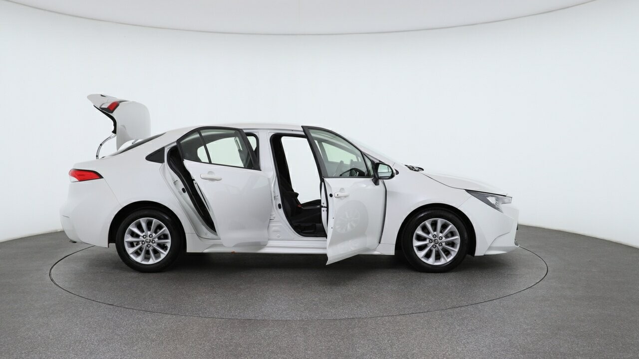 Toyota Corolla image 4