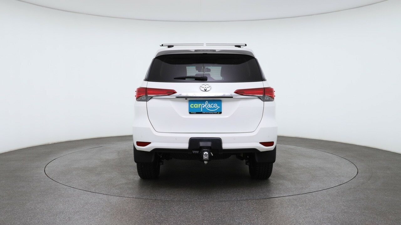 Toyota Fortuner image 2