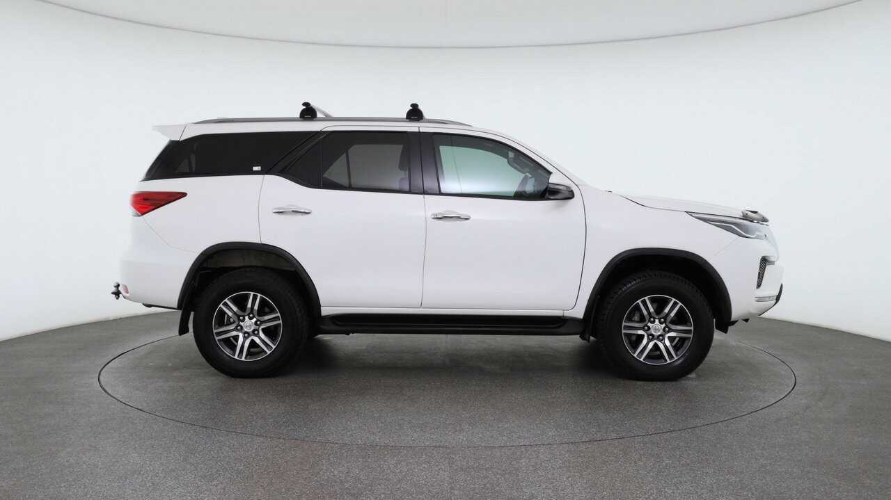 Toyota Fortuner image 4