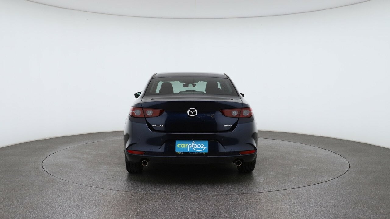 Mazda 3 image 2