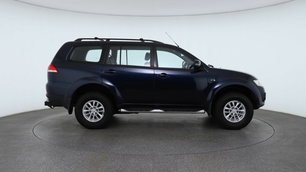 Mitsubishi Challenger image 4