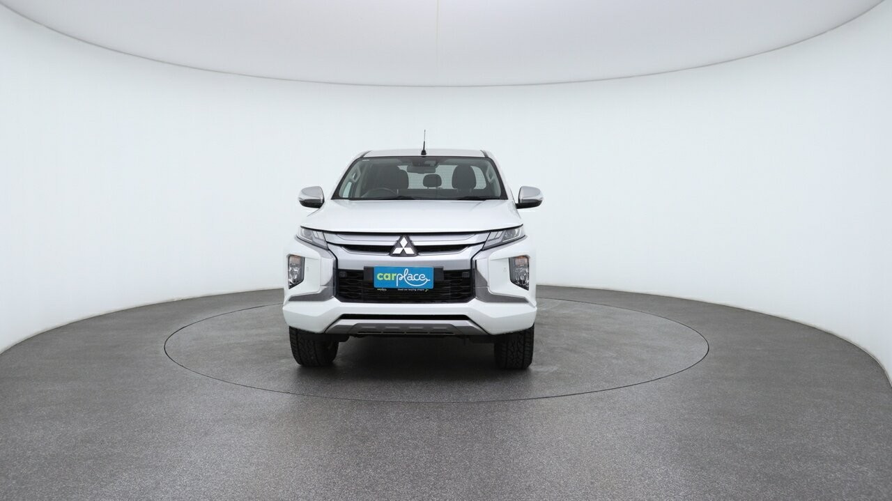 Mitsubishi Triton image 2