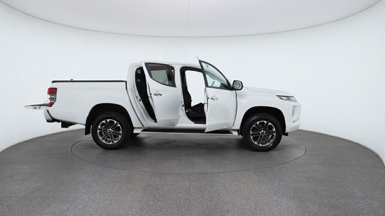 Mitsubishi Triton image 4
