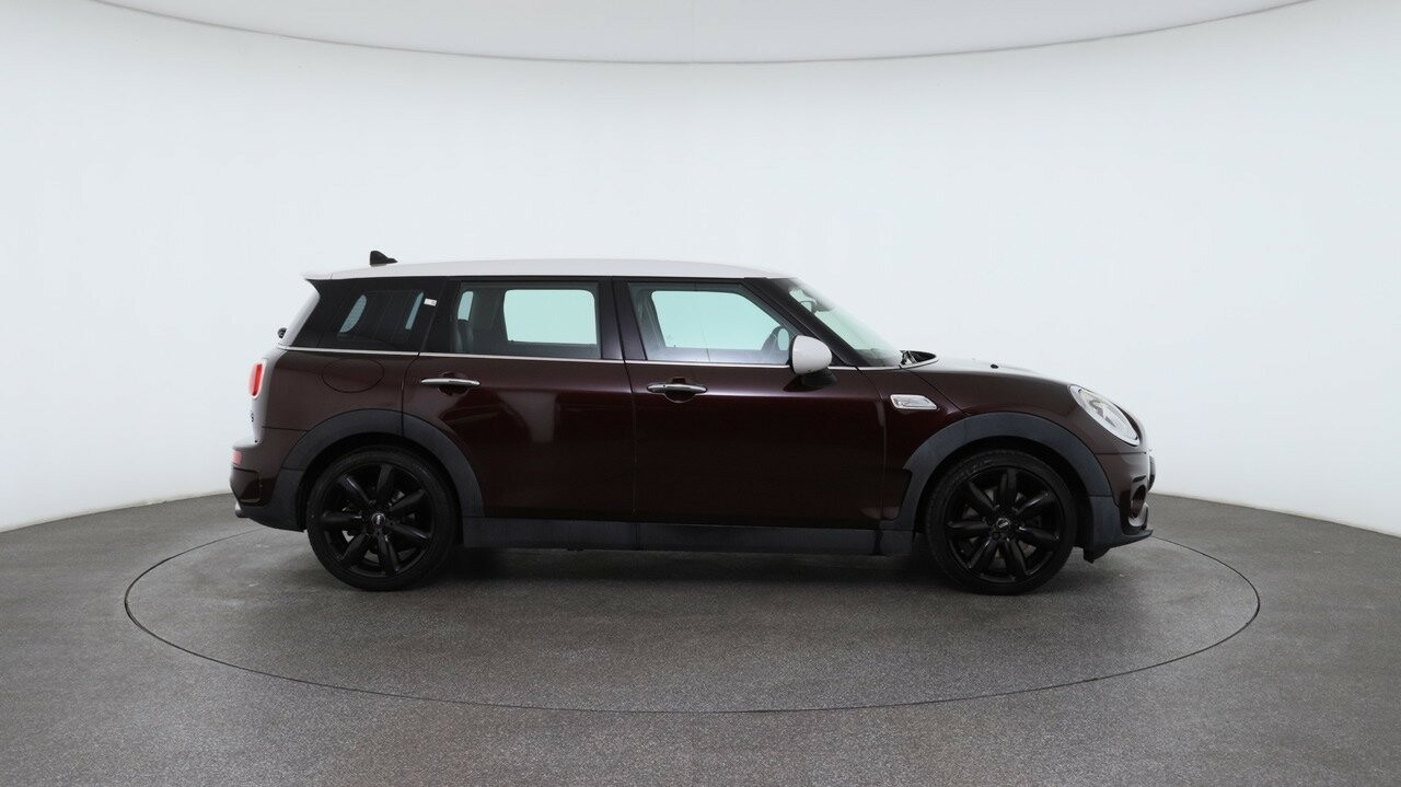 Mini Clubman image 3