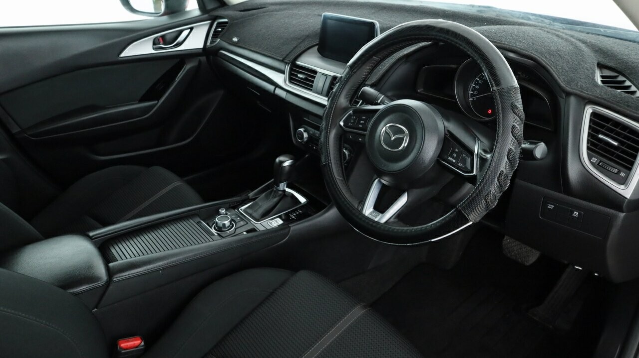 Mazda 3 image 4