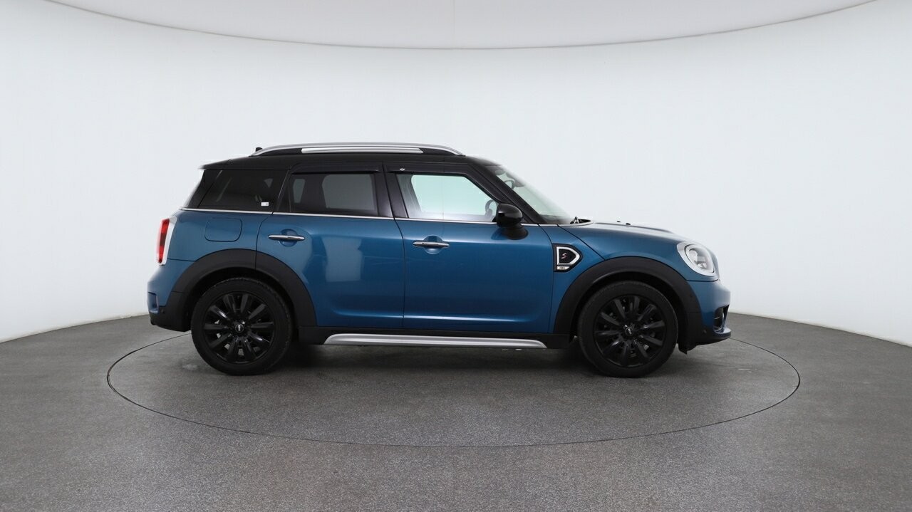 Mini Countryman image 3