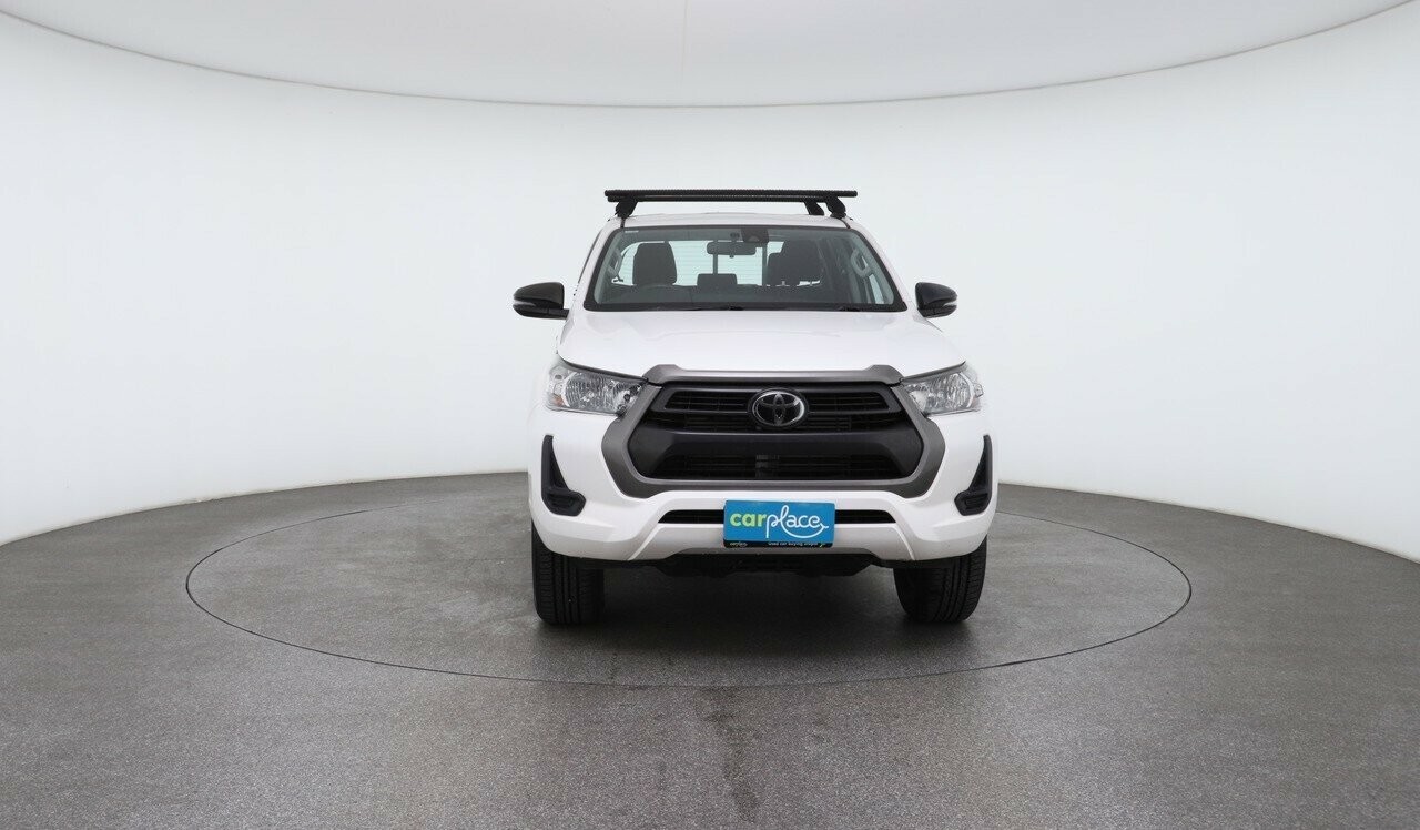 Toyota Hilux image 2