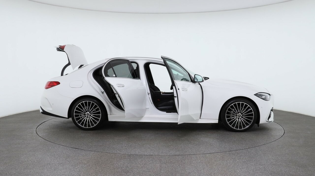 Mercedes Benz C-class image 4