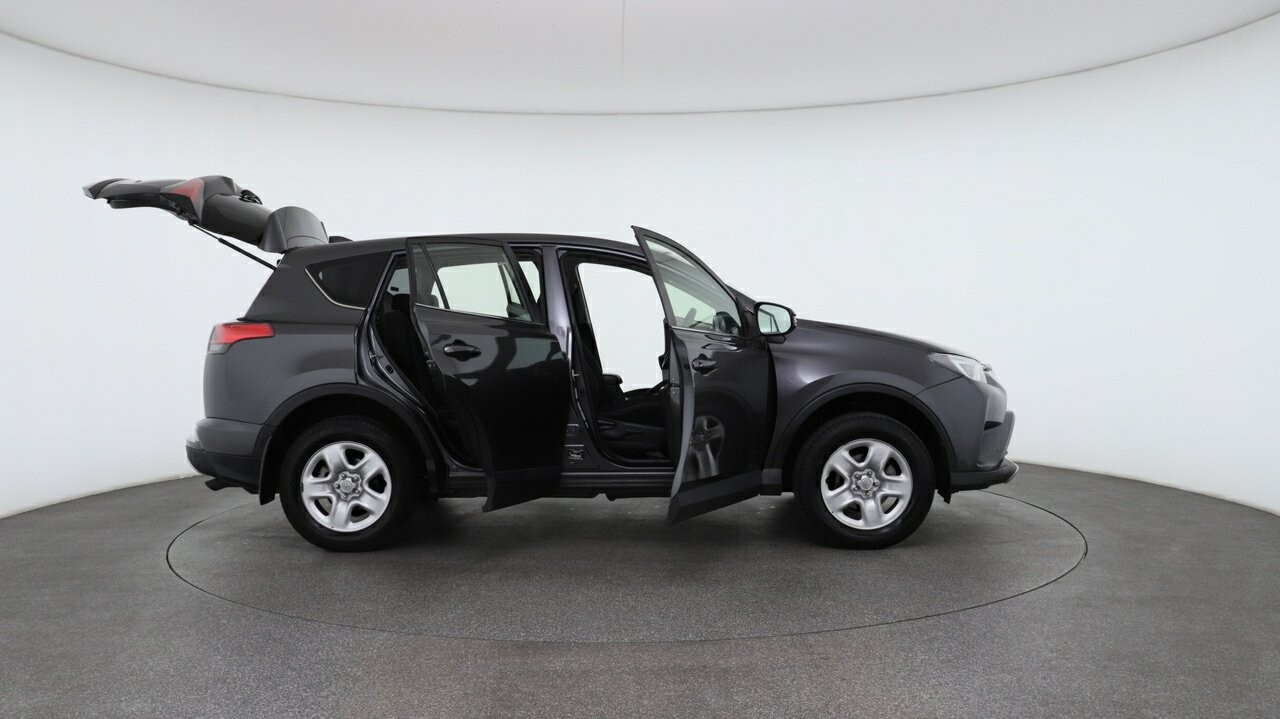 Toyota Rav4 image 4
