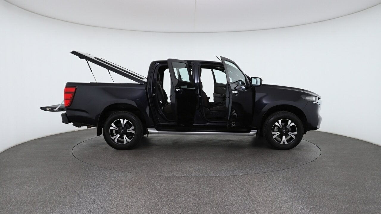 Mazda Bt-50 image 4