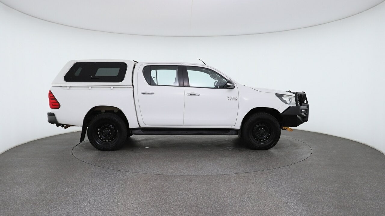 Toyota Hilux image 3