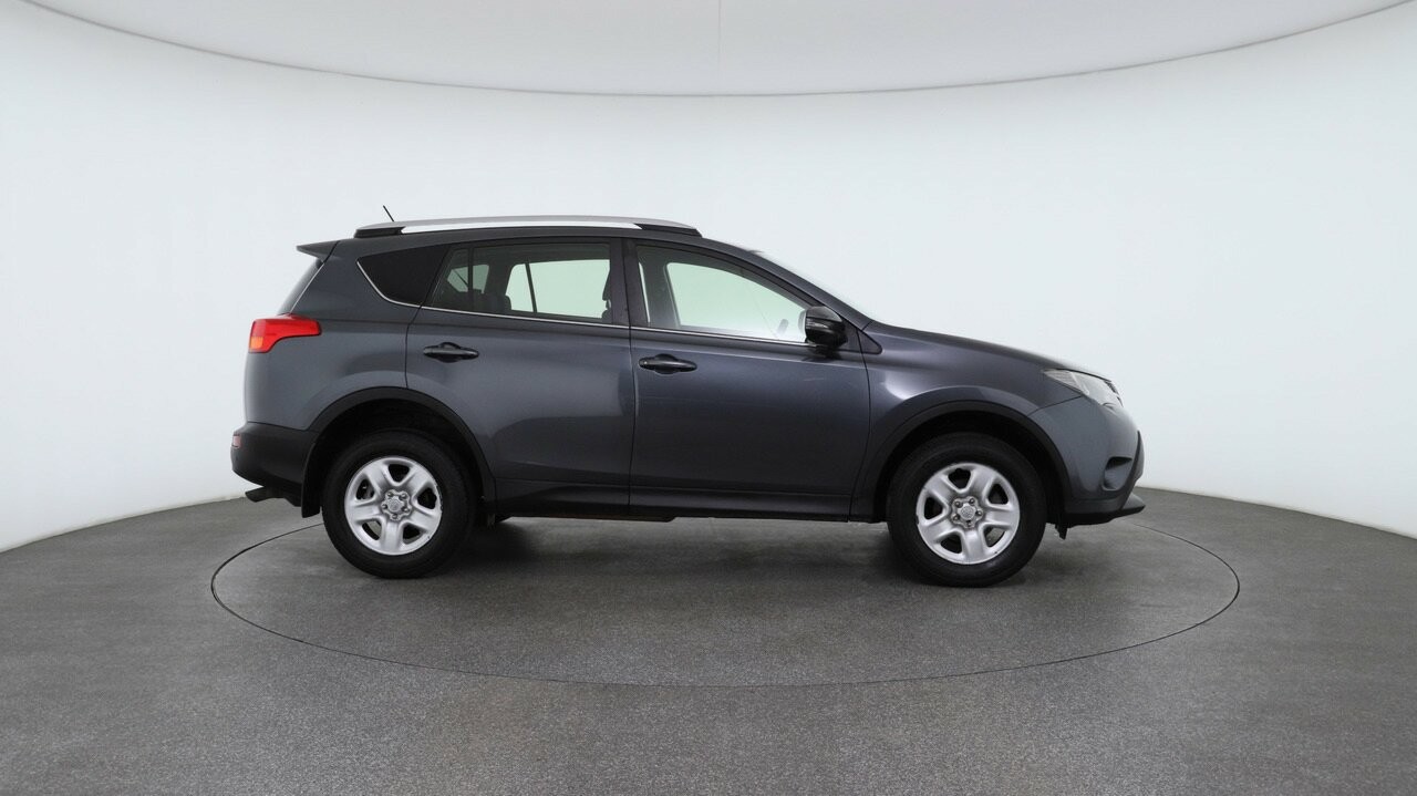 Toyota Rav4 image 3