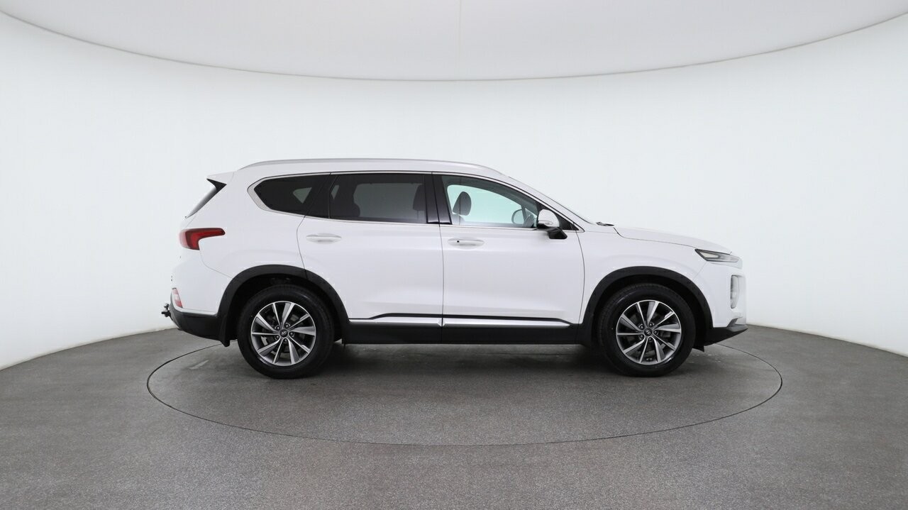 Hyundai Santa Fe image 3