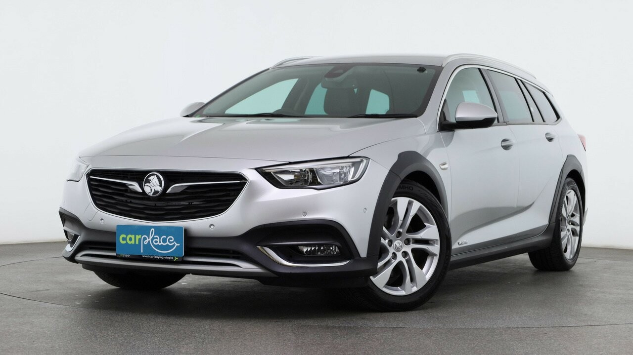 Holden Calais image 1