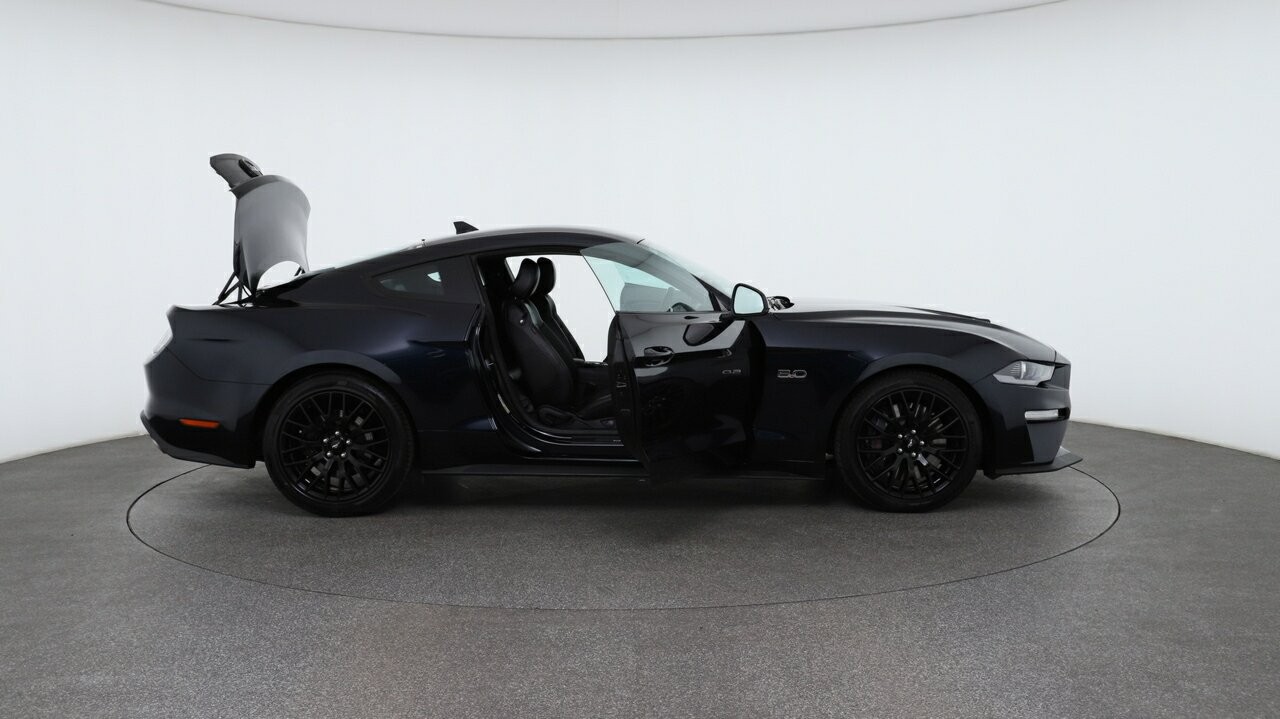 Ford Mustang image 4