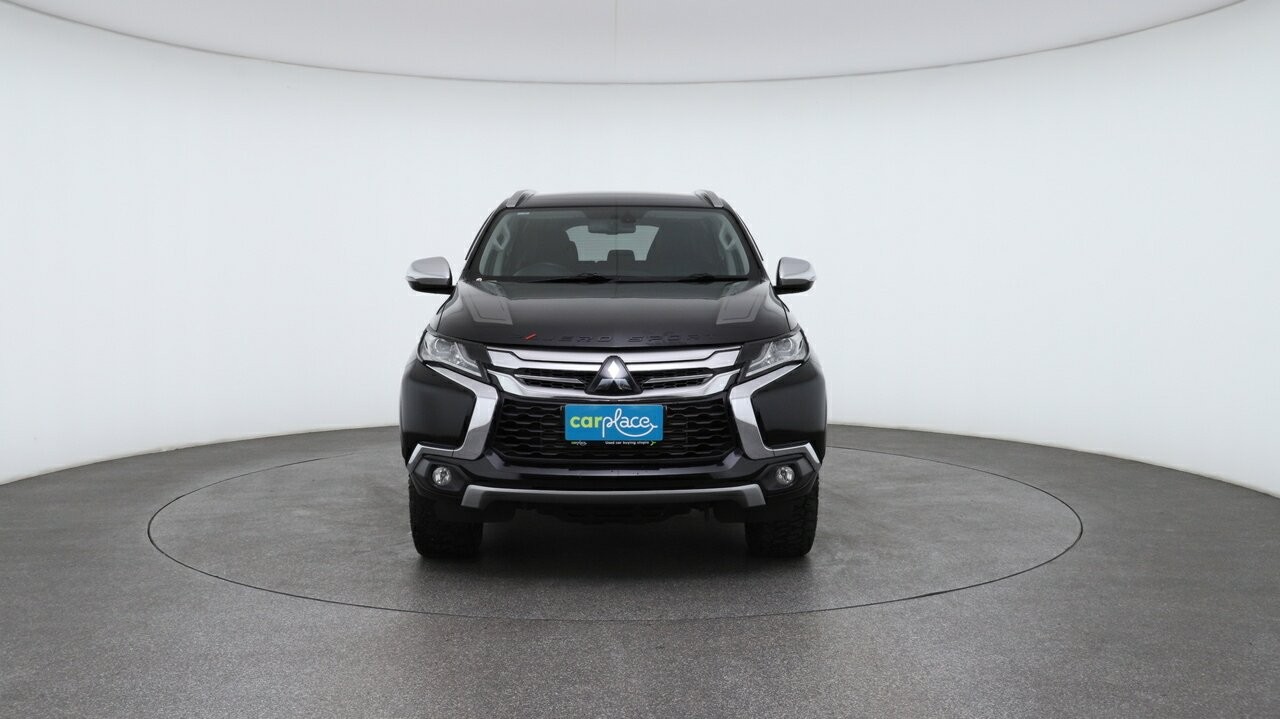 Mitsubishi Pajero Sport image 2