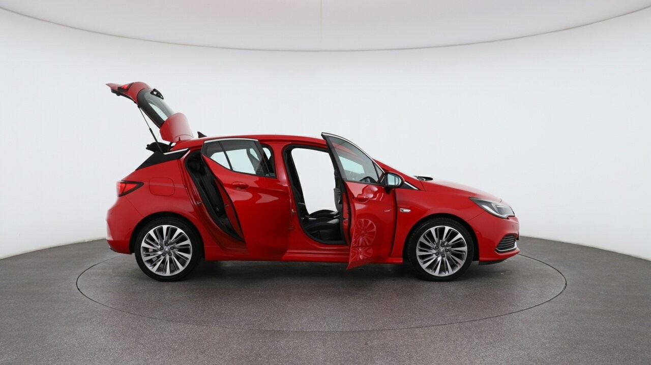 Holden Astra image 4
