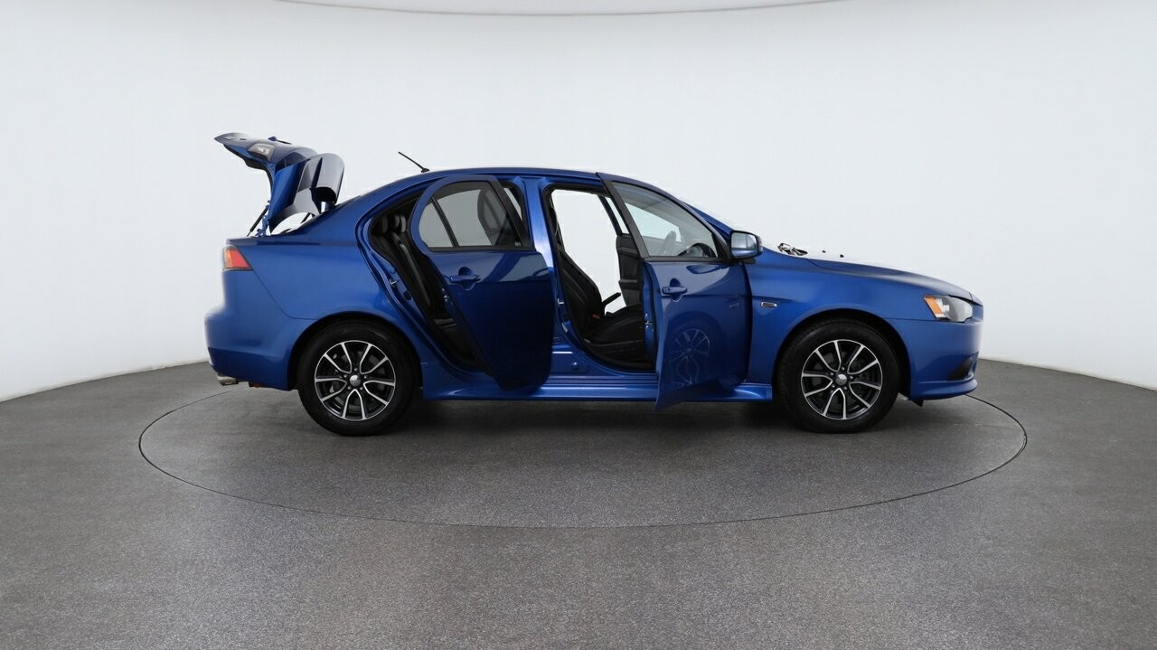 Mitsubishi Lancer image 4