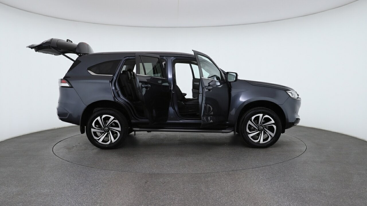 Isuzu Mu-x image 4