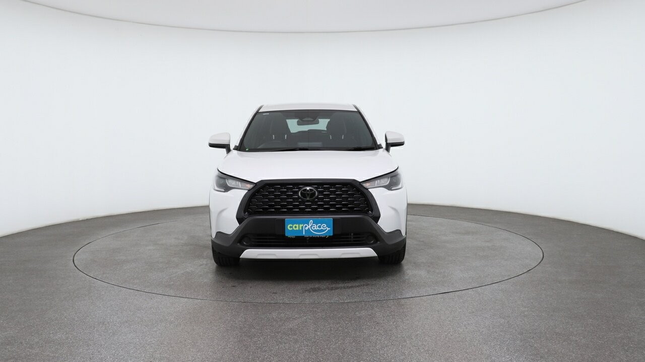 Toyota Corolla Cross image 2