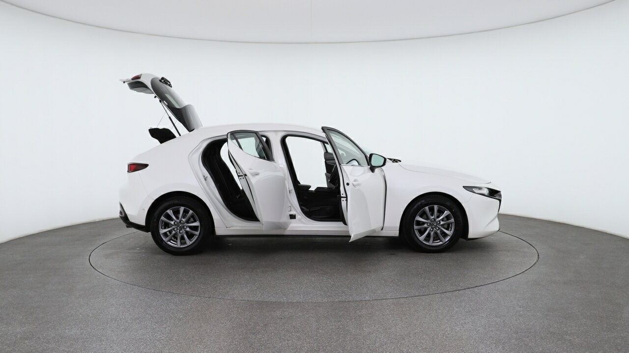 Mazda 3 image 4