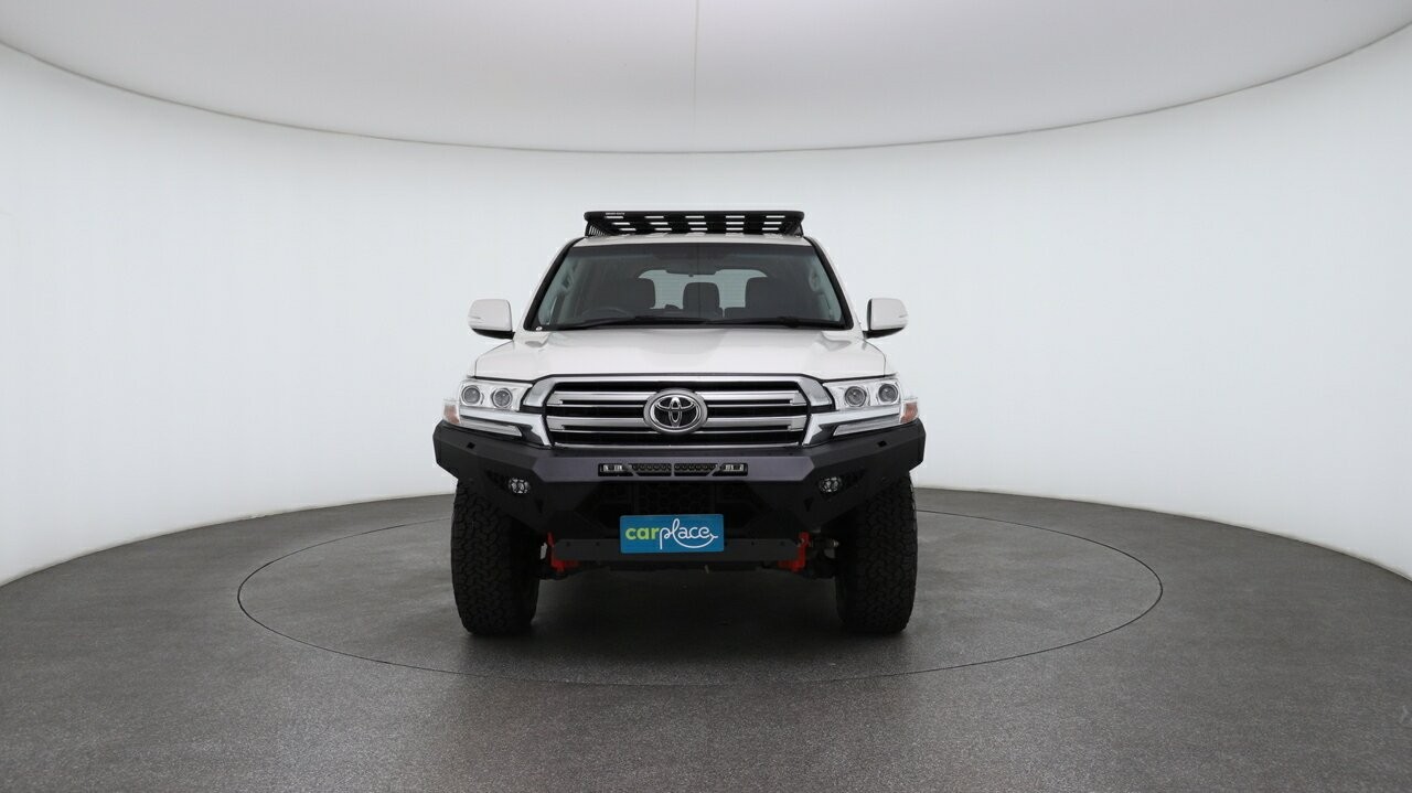 Toyota Landcruiser image 2