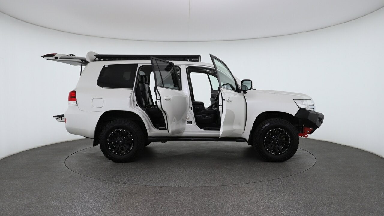 Toyota Landcruiser image 4