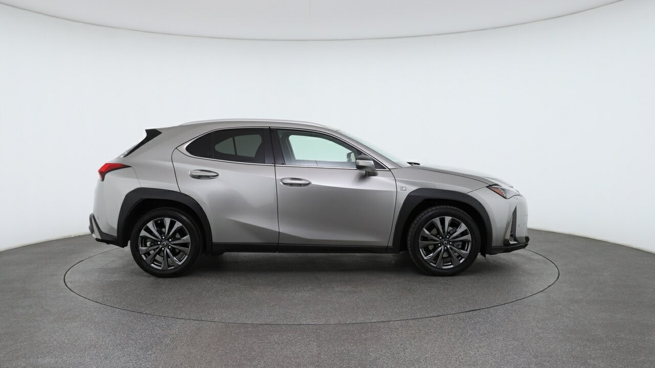 Lexus Ux image 3