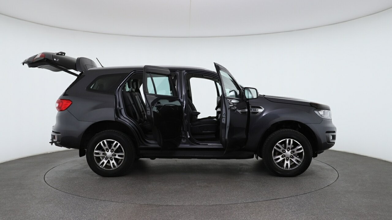 Ford Everest image 4