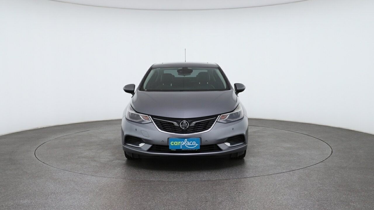 Holden Astra image 2