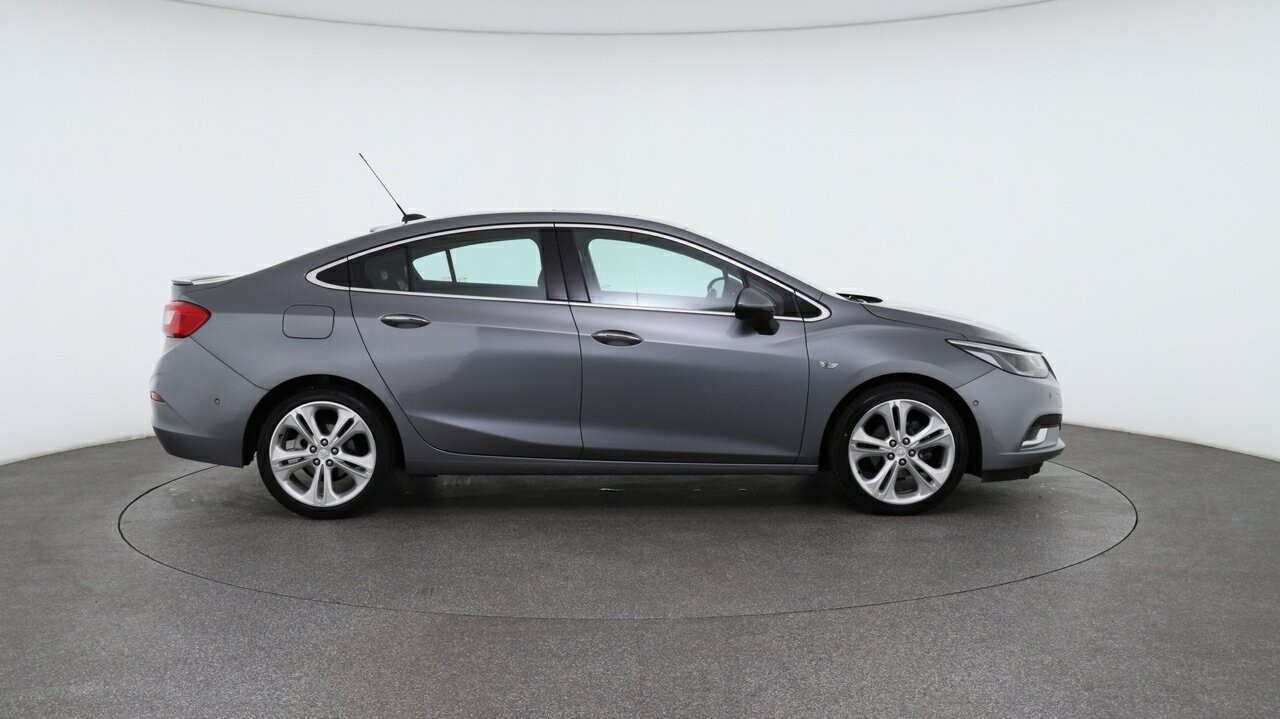 Holden Astra image 3